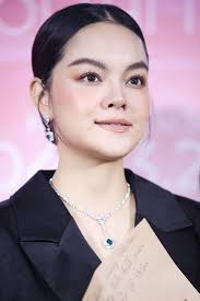 Phạm Quỳnh Anh, Oanh Kiều và dàn sao trên thảm đỏ