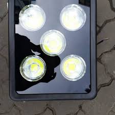 Lampu sorot led memiliki intensitas tinggi, yang bila digunakan bisa memiliki jangka waktu. Lampu Sorot Led 5x50 250 Watt Shopee Indonesia