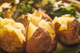 Arrange a rack in the middle of the oven and heat the oven to 425ºf while you're preparing the potatoes. 6 Easy Ways To Cook Baked Potatoes Oola Com