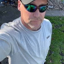 How to make shiny black finish again?