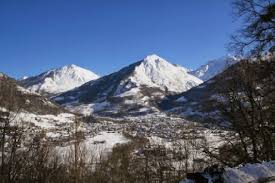 Centre de remise en forme, ouvert toute l'année, eau thermale à 32°. Luz Saint Sauveur French Pyrenees Ski Holiday Apartments Hotels