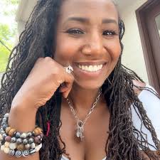 We are pleased to welcome James Moore to Jaqua Realtors. James Moore  "Coach" joins the Jaqua Team as a REALTOR® at our Drake Road office. James  previously coached high school varsity basketball