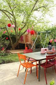 Whether you need a simple bistro set or classic adirondack chairs, kmart has all the essential items for your yard. Televisie Garden Design Garden Furniture Colorful Garden