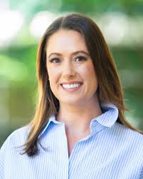 Congratulations to Middle School English Teacher Dr. Lauren Miskin, who  will serve as The Ackerman Family Distinguished Teacher, effective July 1,  2024! This year, the School received a gift from the Edward