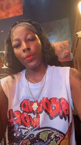 Catching vibes, & minding every bit of my business.