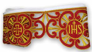 Mantovana In Raso Rosso E Oro Cm 15 R Bordi Semprini Arredi Sacri Arte Sacra E Articoli Religiosi Vendita On Line Church Stage Design Stage Design Church Stage