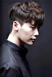 29 Marvelous Short Haircuts For Men With Straight Hair 2019 Korean Hairstyle Korean Men Hairstyle Undercut Hairstyles