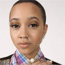 Nose Chain Proof I Am Not The Only Black Person Who Could Pull This Off She Is Gorgeous Ear Cuff Chain Ear Chain Piercings
