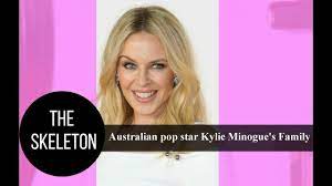Let it be pop, hip hop or the latest rock, australia's music options have a wide variety of genre to choose from our list of popular singers who have made a mark in the australian music industry. Australian Pop Star Kylie Minogue And Her Family Have A Look