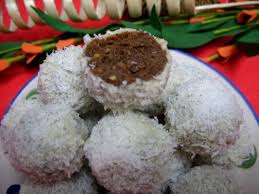 Recette Boules Aux Amandes Et Chocolat Blanc Recettes De Cuisine Recette Cuisine Et Boissons