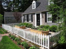 It serves as garden bed fence to prevent animals from attacking your crop. 20 Creative And Inspiring Raised Bed Vegetable Garden Ideas