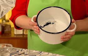 Check spelling or type a new query. Come Pulire Le Pentole Smaltate Puliamo La Padella Di Smalto Da Calcare E Grasso Galleria Fotografica Mezzi Per Rimuovere Gravi Ustioni