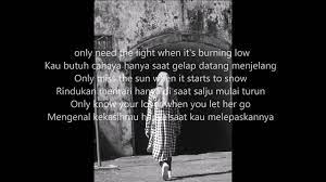 Membedakan ketiganya tidaklah sesulit yang kita bayangkan. Let Her Go Arti Lirik Hq Youtube