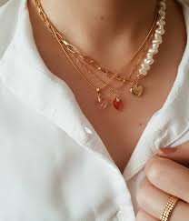 Simple Chic On Instagram A H K A L B I M Yarisi Incili Love Kolye 45 Seker Pembe Swarovski Kalp Kolye 40 Toz Pe Moda Taki Swarovski Kolyeler