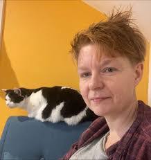 Harriet Ennis's Instagram, Twitter & Facebook