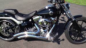 Lihat 2013 Harley Davidson Softail Breakout Oto