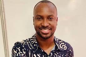 Também no mesmo ano, o cantor participou do quadro dança dos famosos, do domingão do faustão. Amigo De Thiaguinho Revela Que Cantor Foi Vitima De Racismo