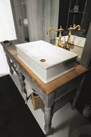 Up cycled vintage singer sewing machine base made into rustic bathroom vanity. Landhaus Retro Bad Aufsatzwaschtisch 60 Cm Badelaedchen