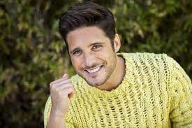 En la gala se pudo disfrutar de un avance donde se puede ver al actor en concierto. How Diego Boneta Became Icon Luis Miguel For Netflix Series Los Angeles Times