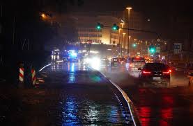 Es besteht verwechslungsgefahr mit einer läppischen. Autofahrer Hatten Am Samstagabend Mit Den Folgen Von Starkregen Zu Kampfen Stuttgarter Nachrichten