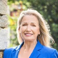 Abigail Kidder's Instagram, Twitter & Facebook