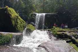 Lukisan pemandangan alam ini merupakan ilustrasi dari betapa indahnya alam alam di beberapa penjuru dunia. Air Terjun Salu Dambu Di Mamasa Wisata Alam Yang Tersembunyi Halaman All Kompas Com