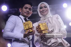 Anugerah meletop era 2017 ayda jebat ft budak joget nakal nakal nakal ame2017. Anugerah Meletop Era 2019