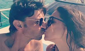 Al 17 jaar mijn grote liefde en the best is yet to come @valeriedebooser ️🙏🍾 jij geeft me mijn… Koen Wauters Deelt Prachtige Foto S Van Zijn Jarige Vrouw En Voegt Er Deze Lieve Boodschap Aan Toe Zita