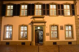 It was not too easy to spot this museum as i walked down the street passing it a couple of times but couldnt find it. Karl Marx Haus Trier On Twitter In Der Bruckergasse 664 Heute Bruckenstrasse 10 Wo Sich Nun Unsere Dauerausstellung Befindet Hatte Die Familie Marx Fur Eineinhalb Jahre Zur Miete Gelebt Https T Co Qctbiwx389