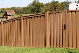 Pvc Vinyl Vs Trex Composite Fencing Midwest Fence Backyard Fences Brick Fence Front Yard Fence