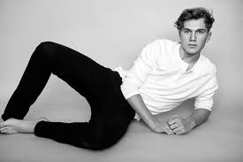 Draper, who had been handed a wildcard entry to the event, retired on the final point of the first set when, apparently physically exhausted. Img Tennis Jack Draper X Img Models Worldwide Bartek Facebook