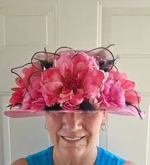 calling all fellow curly girls 💕 im wanting to specialize in curly hair,  as a curly girl myself i totally understand the frustration of having a bad  cut or having a stylist