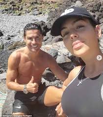 Also a simple form of georgiana. Georgina Rodriguez Shares Tribute To Cristiano Ronaldo As He Prepares For First Match After Lockdown Readsector