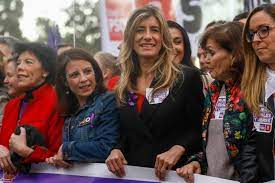 Begoña Gómez, con las ministras de Pedro Sánchez, en la manifestación del  8M | Vanity Fair