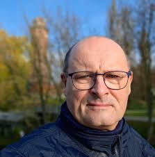 Androny Jan Brzechwa "Pan Marcin plecie androny!" "Z czego plecie?" "Ano