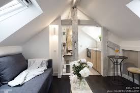 Un Studio De 11m2 Sous Les Toits Studio Beau Faire Cote Maison Amenagement Studio Chambre De Bonne Chambre Design