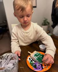 May your dreams stay big, your worries stay small. 😭🖤 •