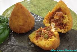 Arancini siciliani al ragu' (dosi per 10 arancini circa). Arancini Siciliani Acqua Di Mare E Zucchero A Velo