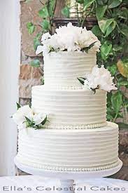 Horizontal Buttercream Lines On Rustic Chic Wedding Cake Rustic Wedding Flowers Rustic Wedding Flowers Coral Wedding Invitations Diy Rustic