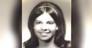 Loretta Honeycutt's Instagram, Twitter & Facebook