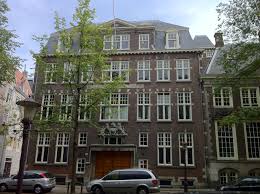 Het operationeel centrum (oc) van de politie amsterdam krijgt een melding dat een groep datum: Datei Hoofdbureau Van Politie Amsterdam Jpg Reisefuhrer Auf Wikivoyage