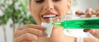 An Orthodontists Guide to Using Mouth Wash - What You Need to Know