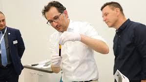 Platelet rich fibrin, a combination of platelets and fibrin used to regenerate tissue. Interview Mit Prof Ghanaati Prf Konzept Einfach Und Effektiv
