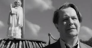 Sources say the story will follow mankiewicz's tumultuous development of the script for citizen kane — which would go on to be considered one of the best films of all time. Mank Trailer David Fincher Takes On The Making Of Citizen Kane For Netflix