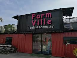 Sawah padi yang luas dan tenang kat sekinchan ni buat. Farm Ville Cafe And Homestay Sekinchan