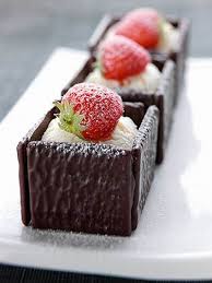 Cubes D After Eight A La Glace Vanille Et Fraises Recette Dessert Gateaux Et Desserts Recettes Sucrees
