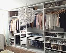 Bu Gece Cikiyor Musunuz Ikea Turkiye Nin Dolap Seceneklerinden Sik Bir Bir Bu Cikiyor Dolap Gece I Armario Ikea Armario Reformado Guarda Roupa Pax