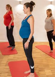Neben den hier vorgestellten übungen gibt es noch andere. Schwangerschafts Gymnastik Mama Baby Raum