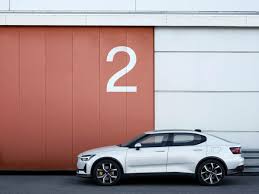 Zumindest sehen die rückleuchten danach aus. Polestar 2 Gegen Tesla Model 3 Bei Der Punktlichkeit Punktet Polestar Schon Jetzt Netzwelt