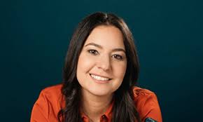 Emmy-award winning journalist Joanna Stern '06 to be Commencement speaker